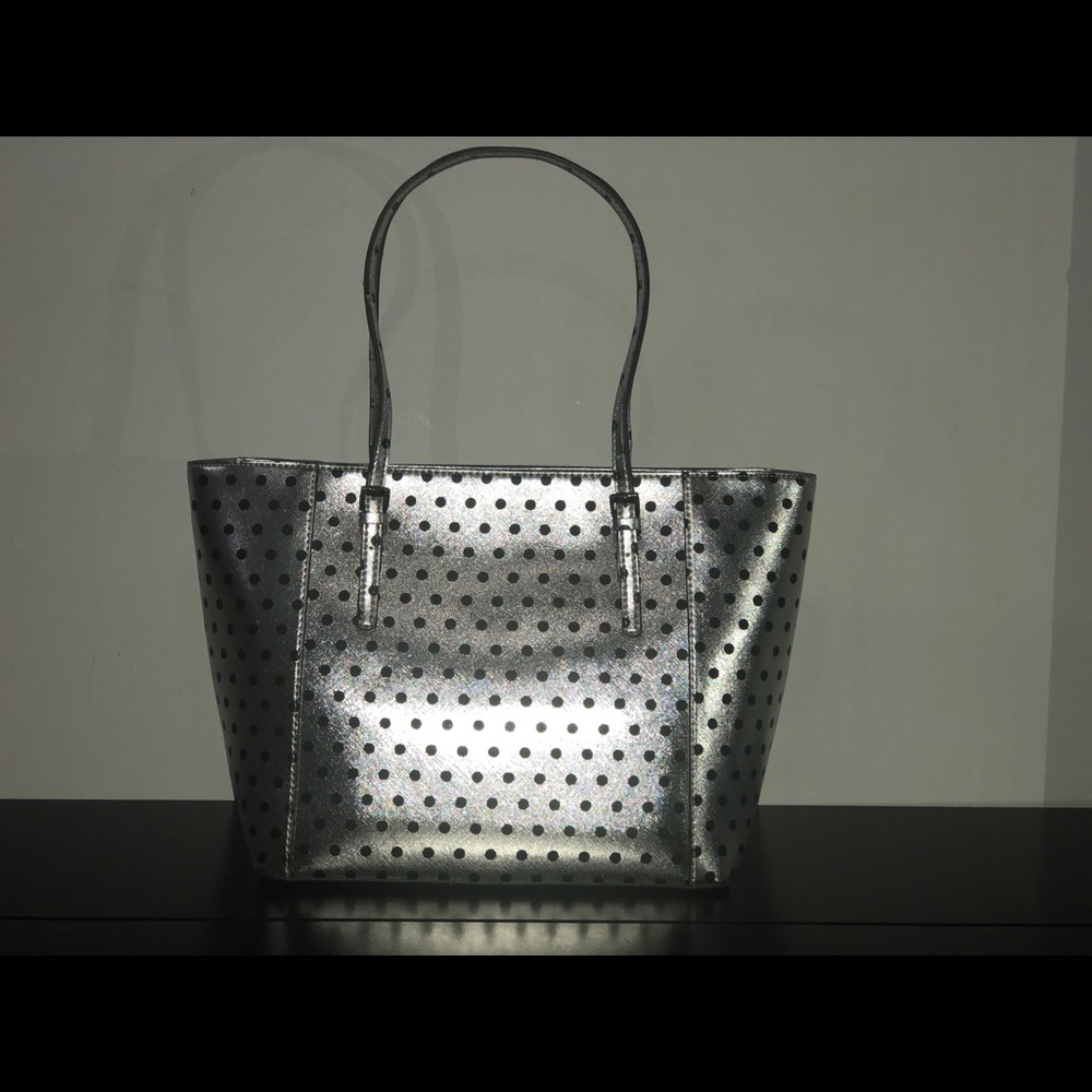 GUESS DELANEY SILVER POLKA-DOT SMALL CLASSIC TOTE - Picture 3 of 8